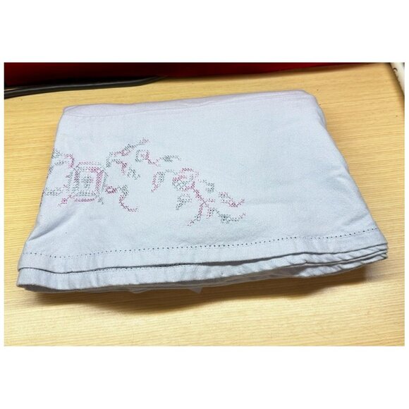 Embroidered Round Light Blue Linen Look Tablecloth No ID for ~52" round + 6-1/2" - Picture 2 of 2